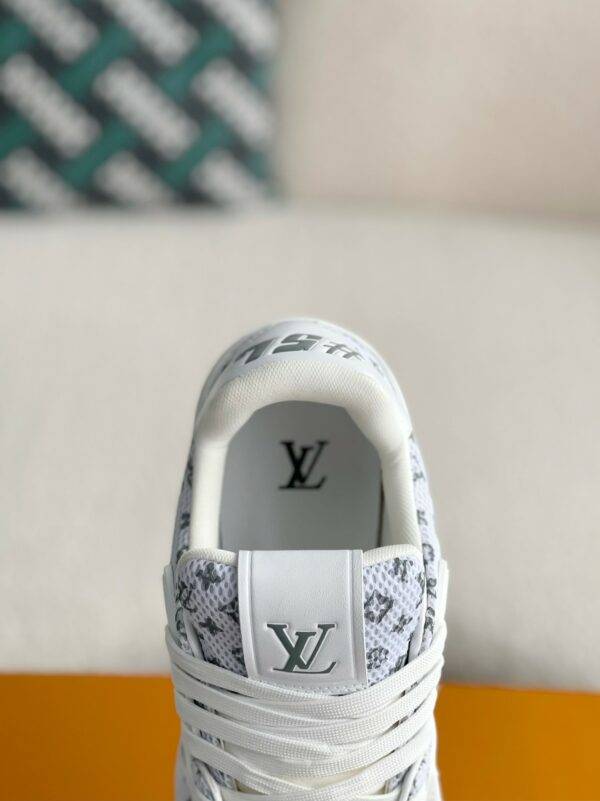 LOUIS VUITTON TRAINER SNEAKERS