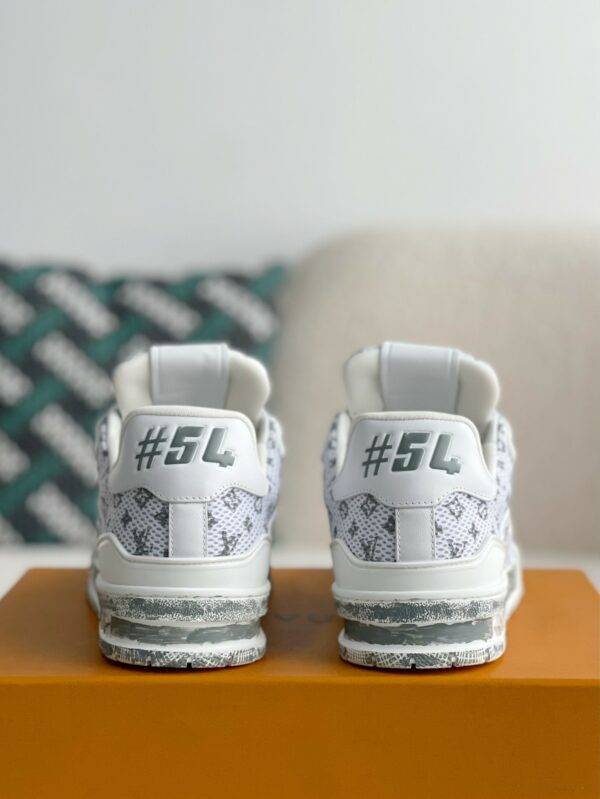 LOUIS VUITTON TRAINER SNEAKERS