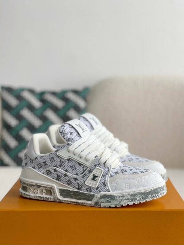 LOUIS VUITTON TRAINER SNEAKERS