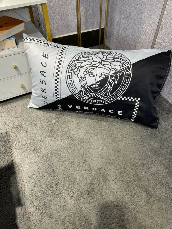 Bedding-VERSACE four-piece set