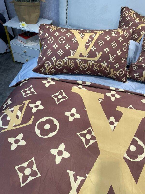 Bedding-Louis Vuitton four-piece set