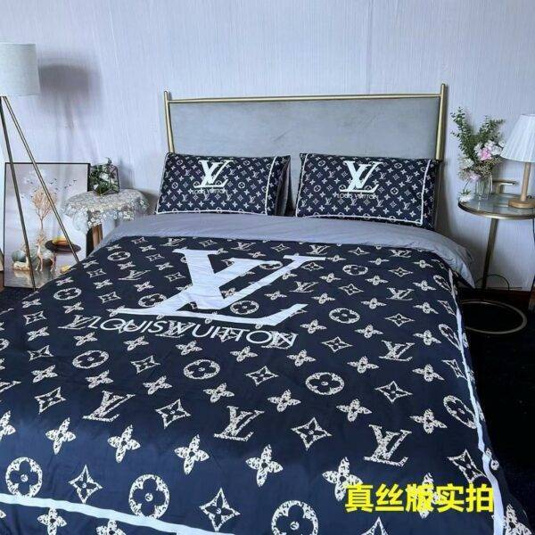 Bedding-Louis Vuitton four-piece set