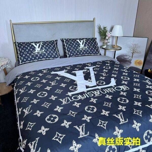 Bedding-Louis Vuitton four-piece set