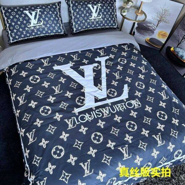 Bedding-Louis Vuitton four-piece set