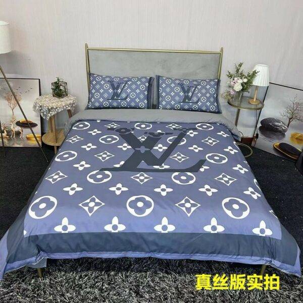 Bedding-Louis Vuitton four-piece set