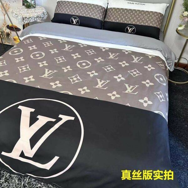 Bedding-Louis Vuitton four-piece set