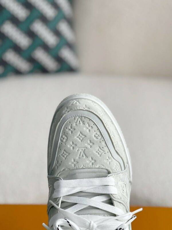 LOUIS VUITTON TRAINER SNEAKERS