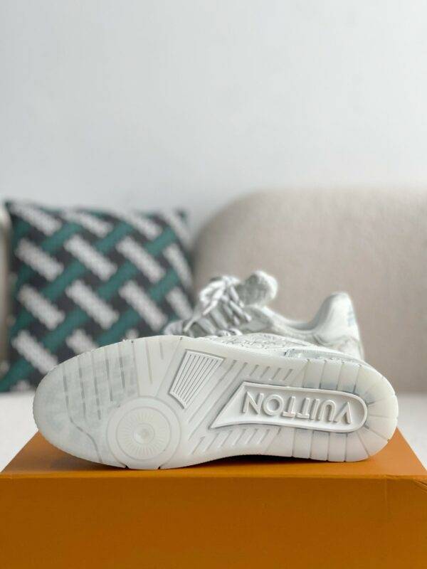 LOUIS VUITTON TRAINER SNEAKERS