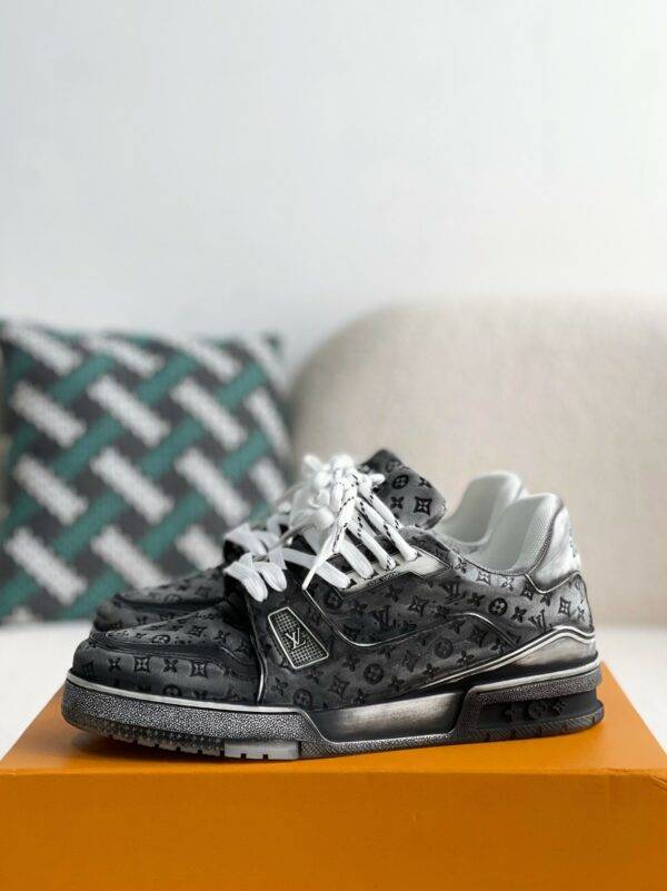 LOUIS VUITTON TRAINER SNEAKERS