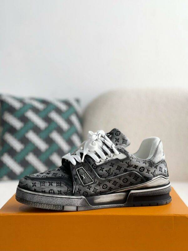 LOUIS VUITTON TRAINER SNEAKERS