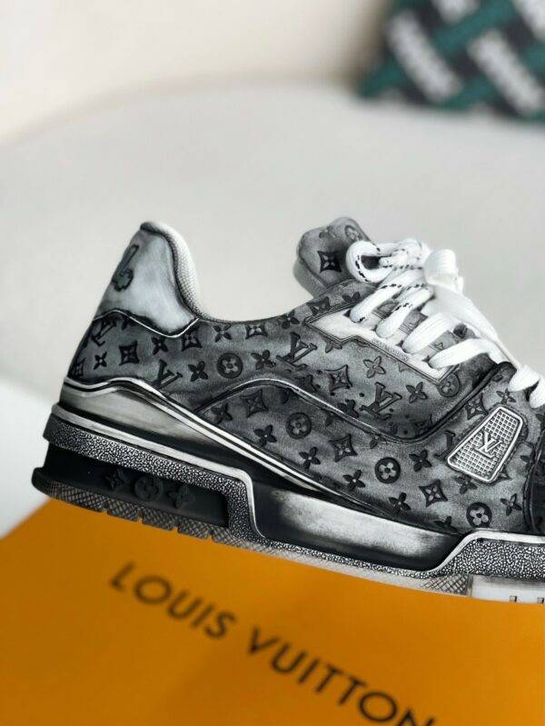 LOUIS VUITTON TRAINER SNEAKERS