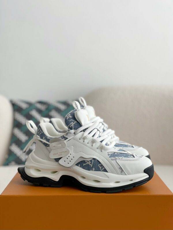 LOUIS VUITTON CASUAL SNEAKERS