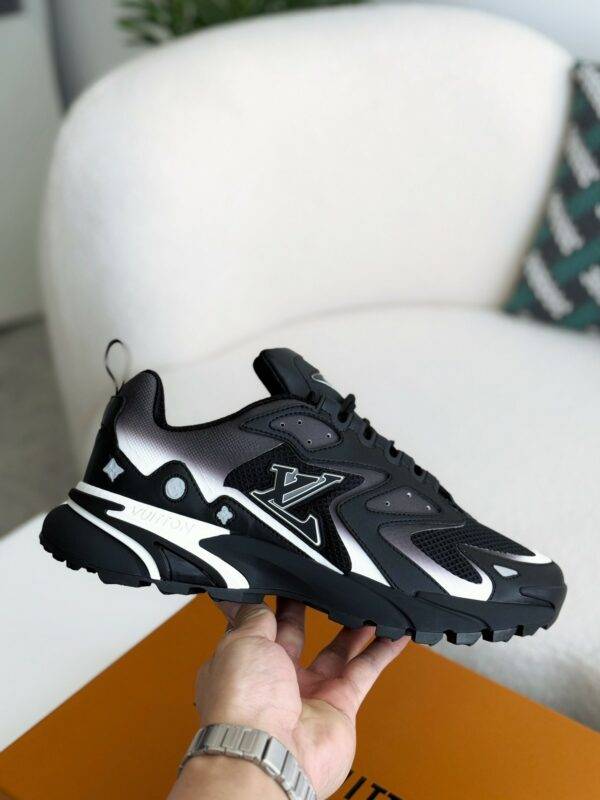 LOUIS VUITTON CASUAL SNEAKERS