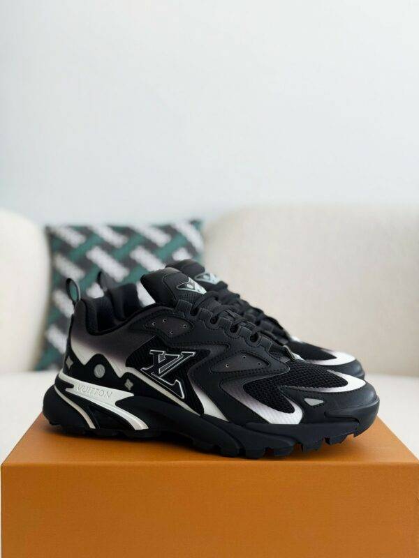 LOUIS VUITTON CASUAL SNEAKERS