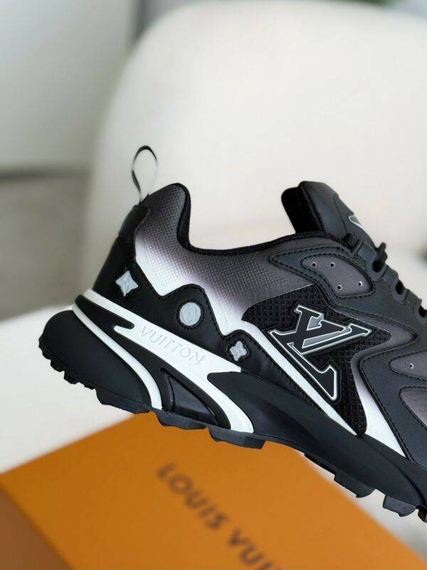 LOUIS VUITTON CASUAL SNEAKERS