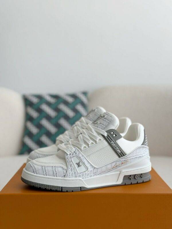 LOUIS VUITTON TRAINER SNEAKERS