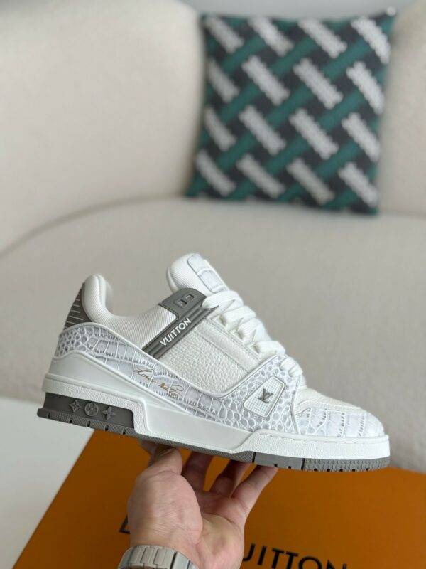 LOUIS VUITTON TRAINER SNEAKERS