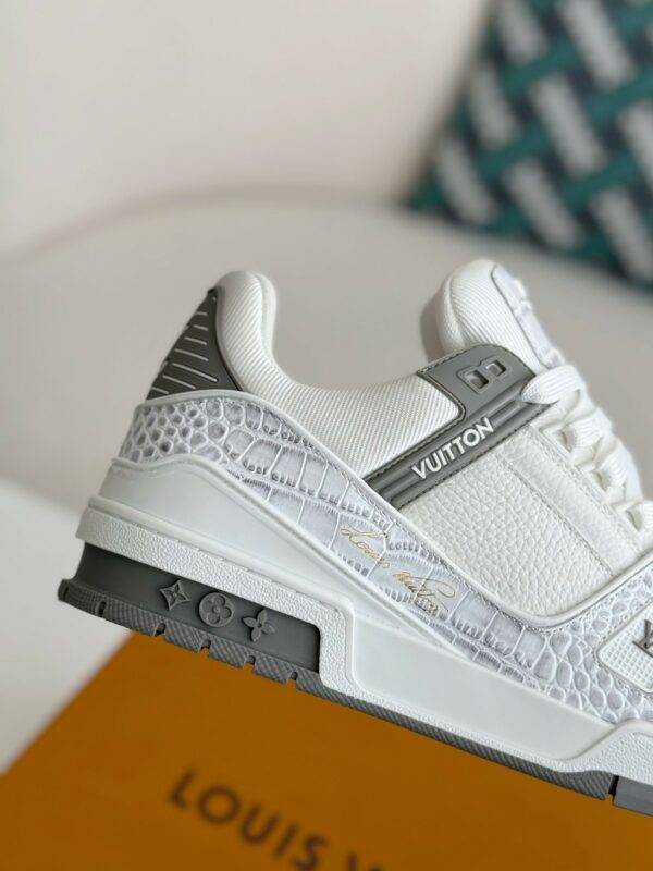LOUIS VUITTON TRAINER SNEAKERS