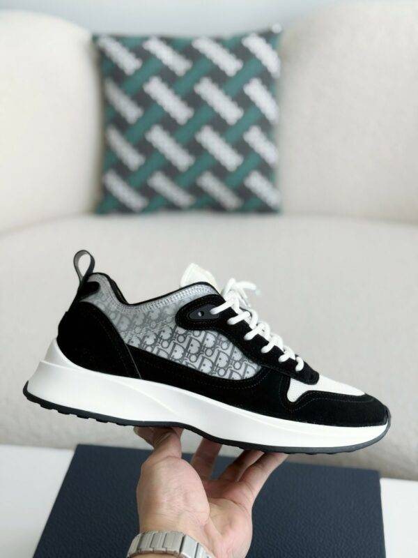 Dior B25 Sneakers