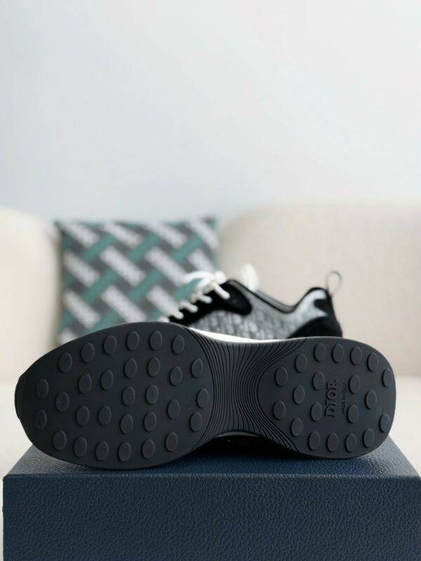 Dior B25 Sneakers
