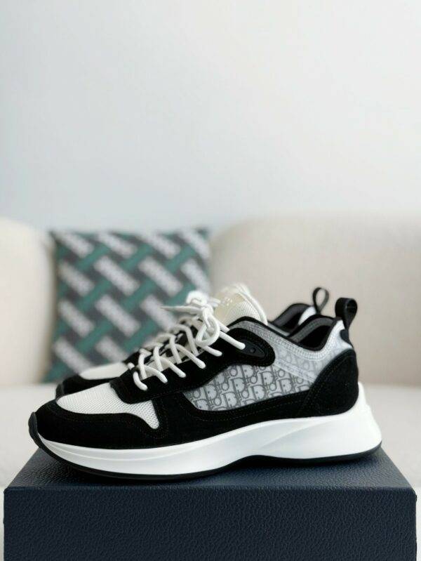 Dior B25 Sneakers