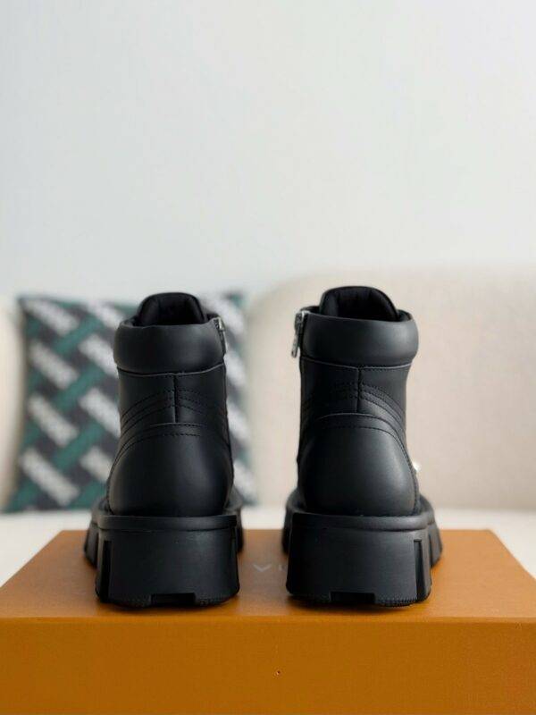 LOUIS VUITTON Leather Round toe lace-up boots