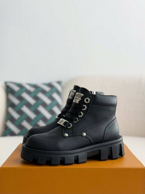 LOUIS VUITTON Leather Round toe lace-up boots