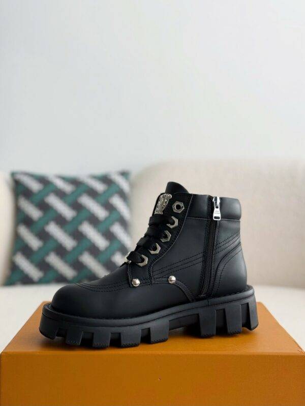 LOUIS VUITTON Leather Round toe lace-up boots