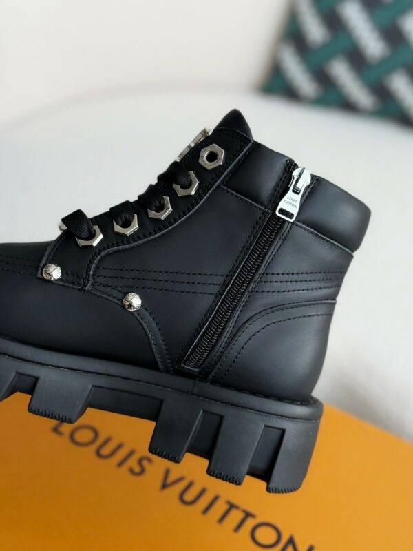 LOUIS VUITTON Leather Round toe lace-up boots