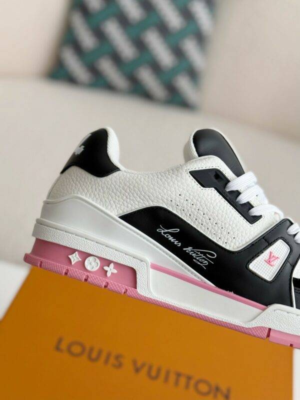 LOUIS VUITTON TRAINER SNEAKERS